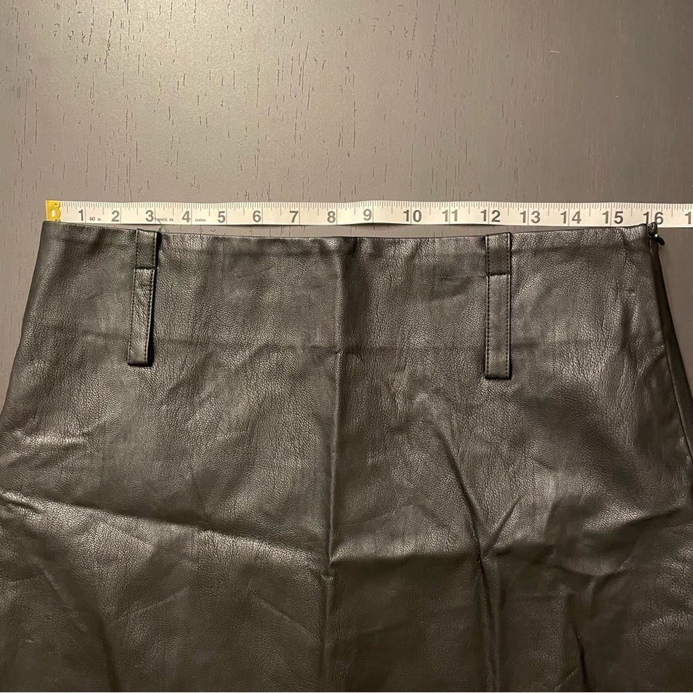 Blush Boutique Black Faux Leather Mini Skirt Women’s Size L - Picture 8 of 8
